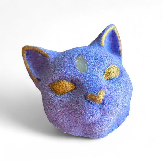 Familiar Kitten Bomb